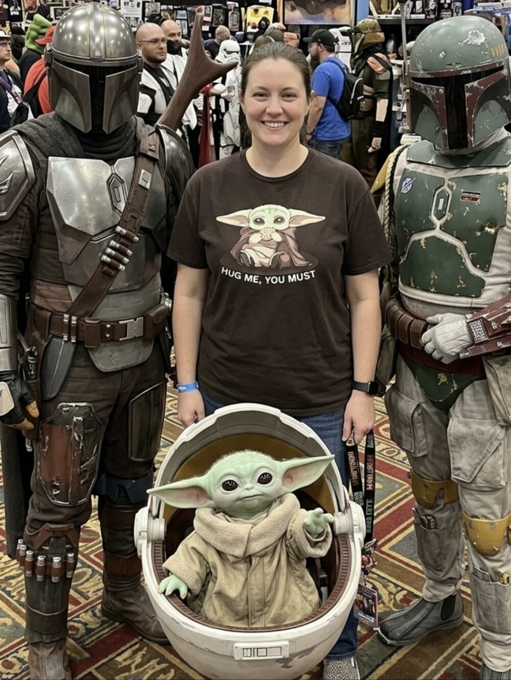 Unisex XL Grogu Tee Baby Yoda Men's Mandalorian Star Wars Hug Me Brown T-shirt - Picture 11 of 11